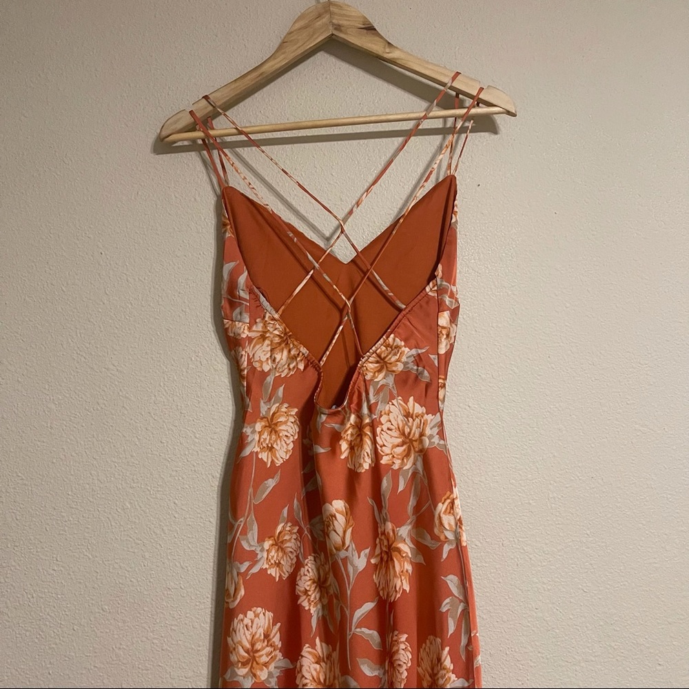 NWT LOVELY DAY ALIVIA FLORAL SATIN MAXI DRESS - Picture 5 of 14